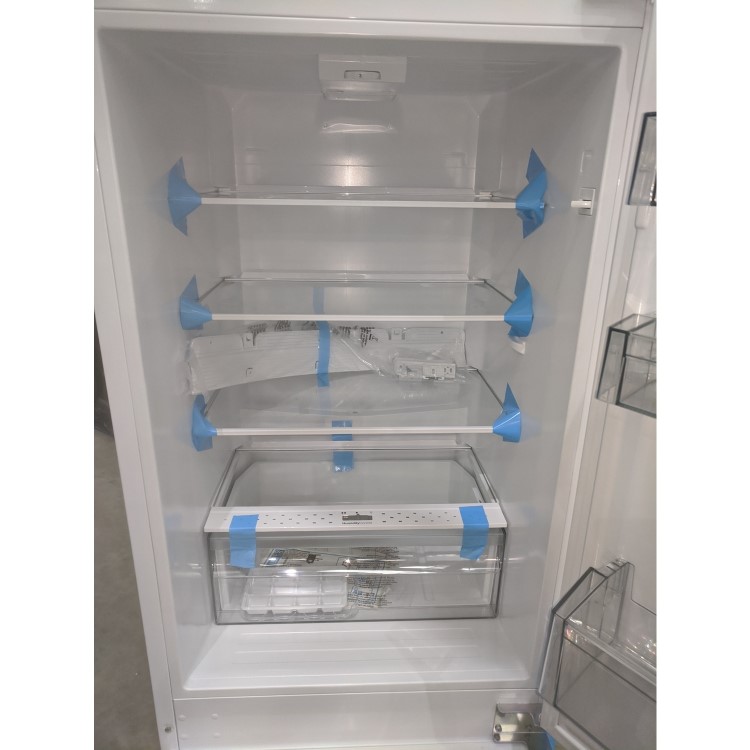 GRADE A3 - electriQ 235 Litre Integrated Fridge Freezer 50/50 Split 177cm Tall A+ Energy Rating 54cm Wide - White