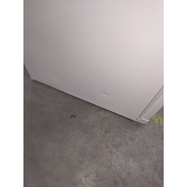 GRADE A3 - electriQ 235 Litre Integrated Fridge Freezer 50/50 Split 177cm Tall A+ Energy Rating 54cm Wide - White