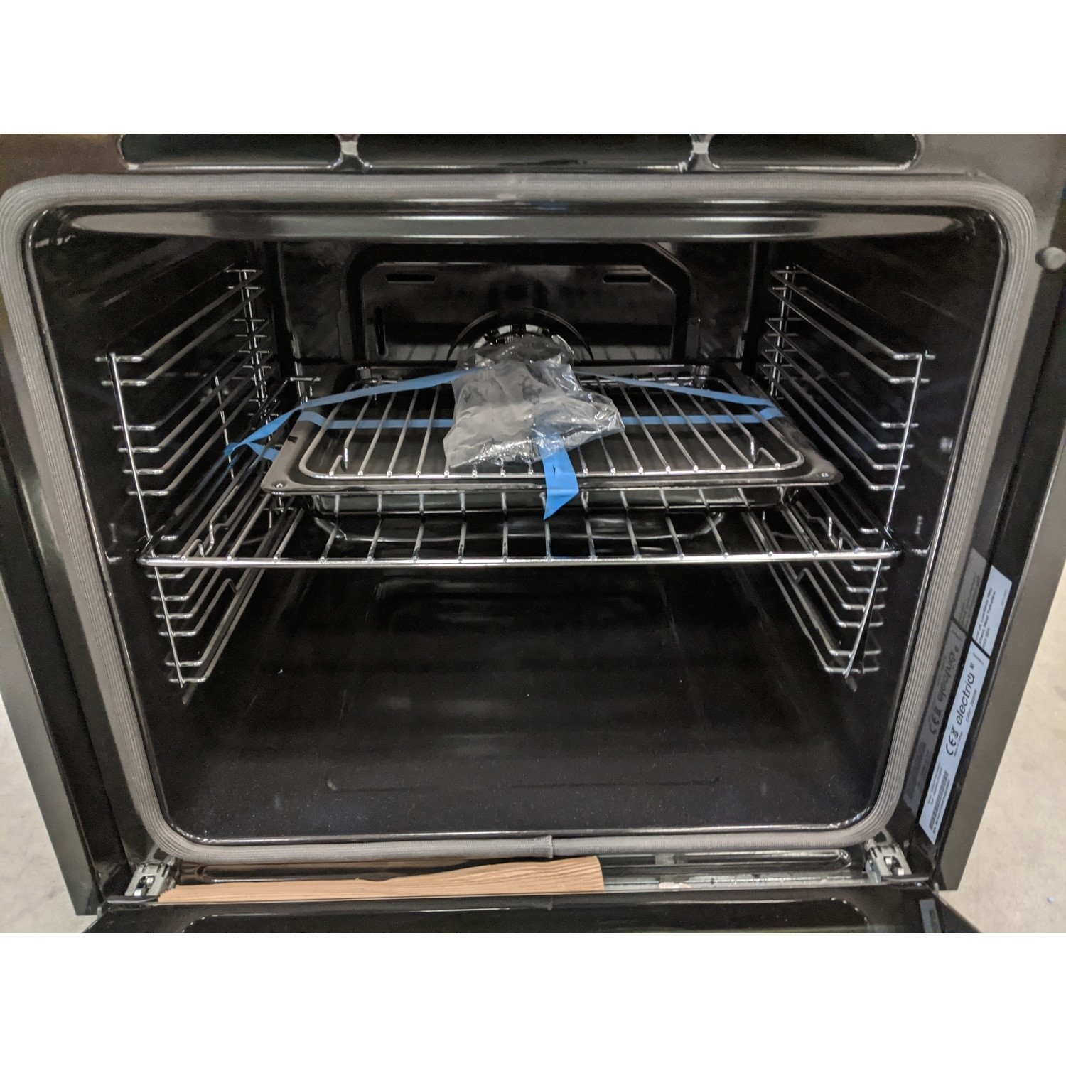 GRADE A3 electriQ 78L Dark Grey Steel Pyrolytic Selfcleaning Electric Single Oven supplied