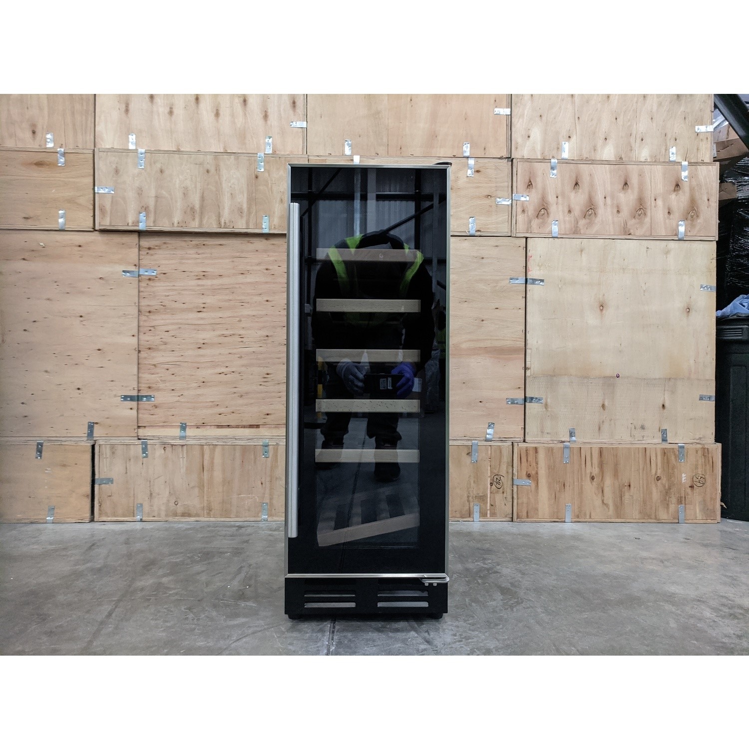 Refurbished electriQ EQWINECH30 Freestanding 18 Bottle Single Zone