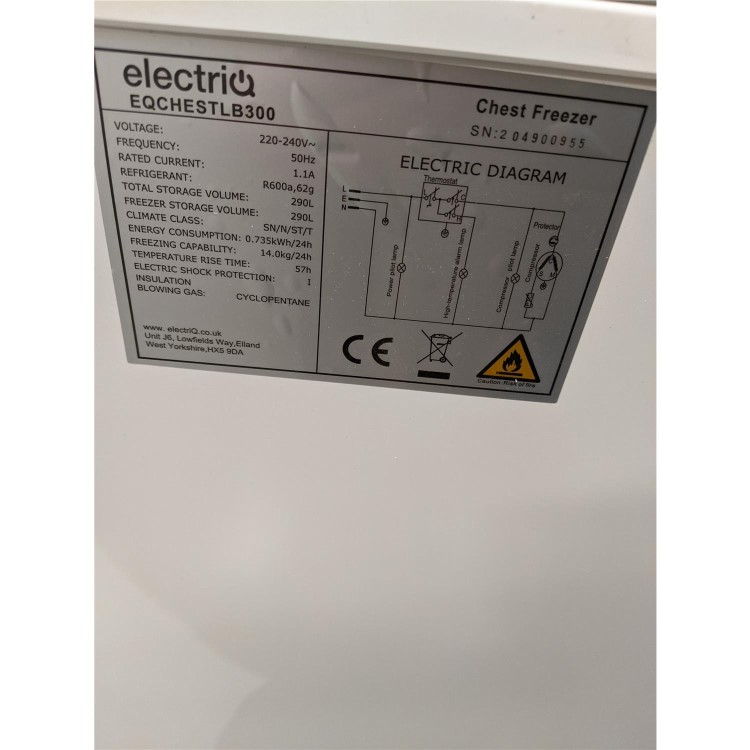 Refurbished electriQ 300 Litre Chest Freezer 67cm Deep 112cm Wide - White