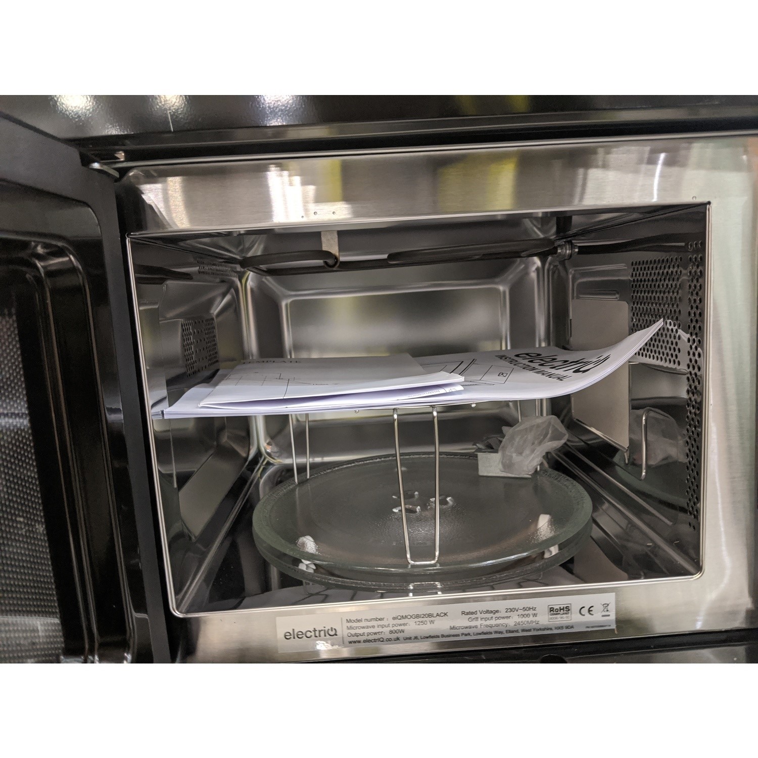 Refurbished electriQ 20L 800W Black BuiltIn Microwave with Grill electriQ