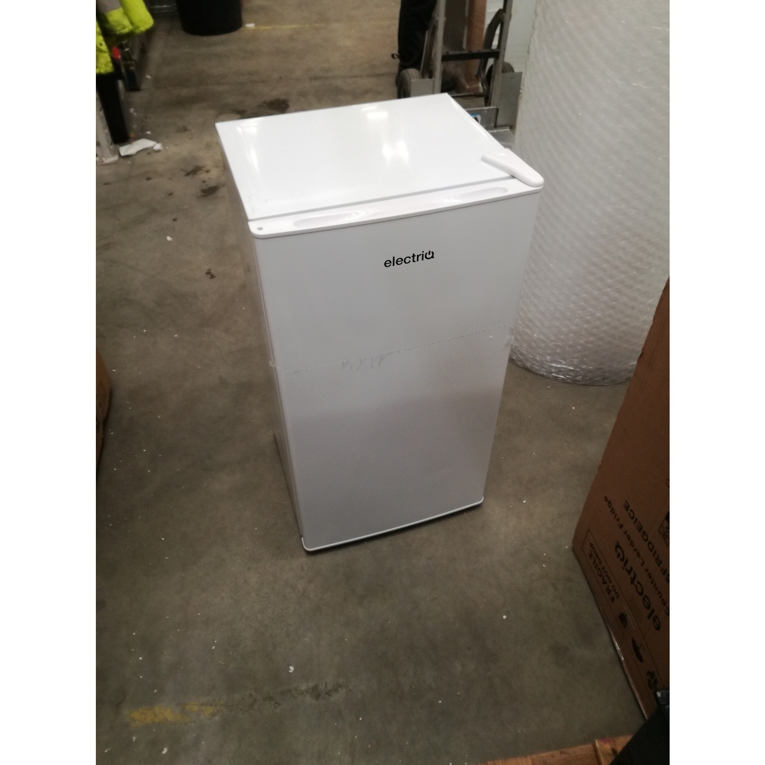 Refurbished electriQ 62 Litre Freestanding Under Counter Fridge with