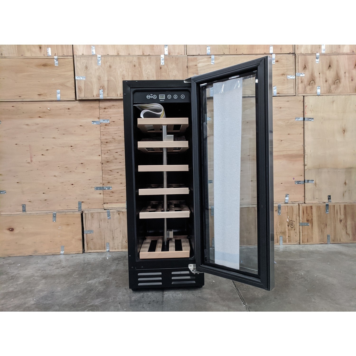 Refurbished electriQ EQWINE30S Freestanding 18 Bottle Single Zone Wine
