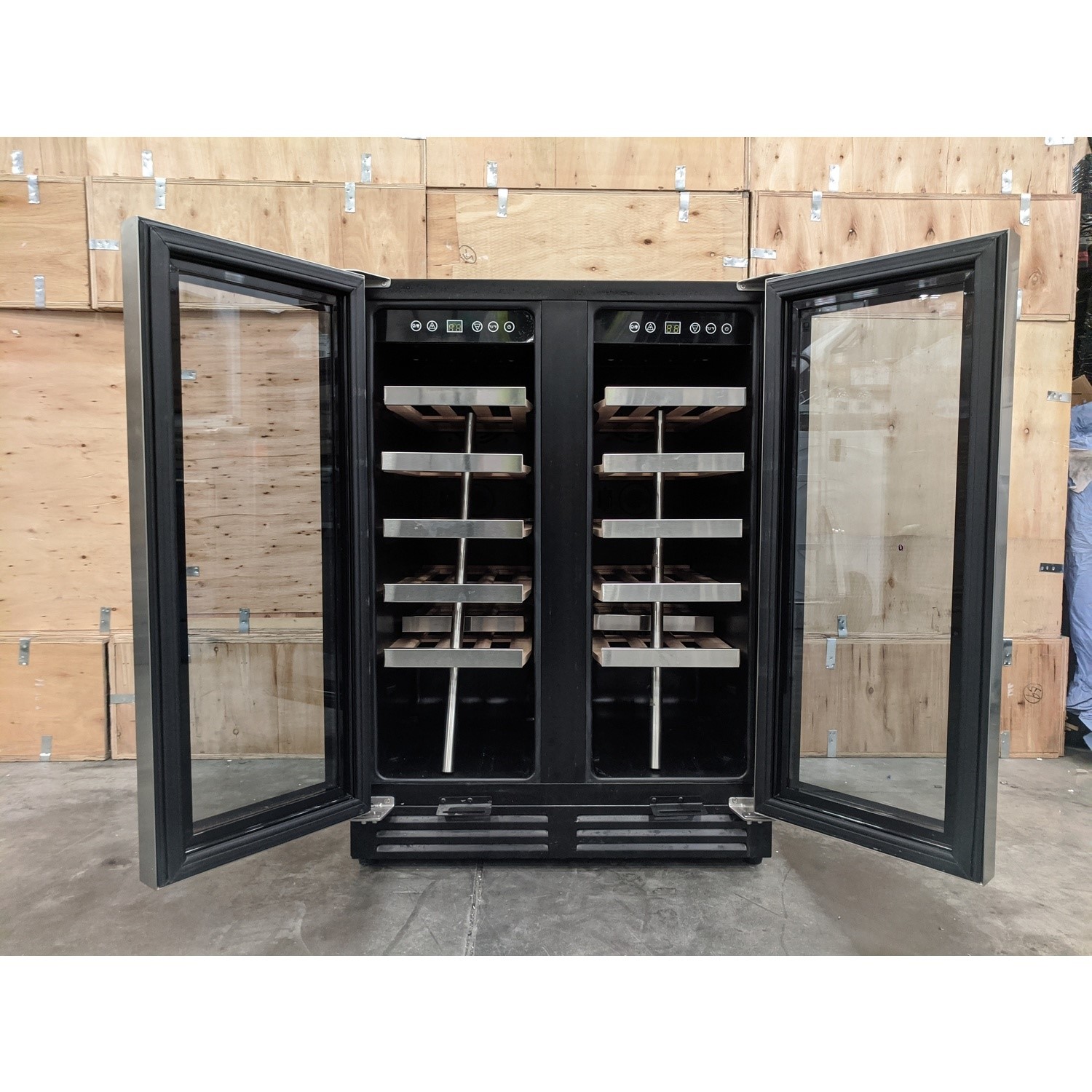 Refurbished electriQ 36 Bottle Freestanding Under Counter Wine Cooler