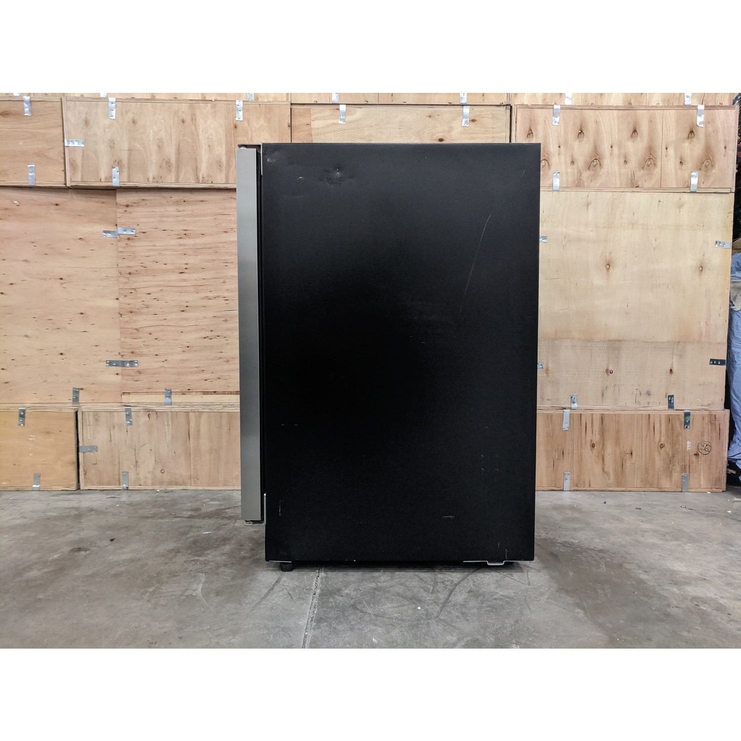 Refurbished electriQ 36 Bottle Freestanding Under Counter Wine Cooler