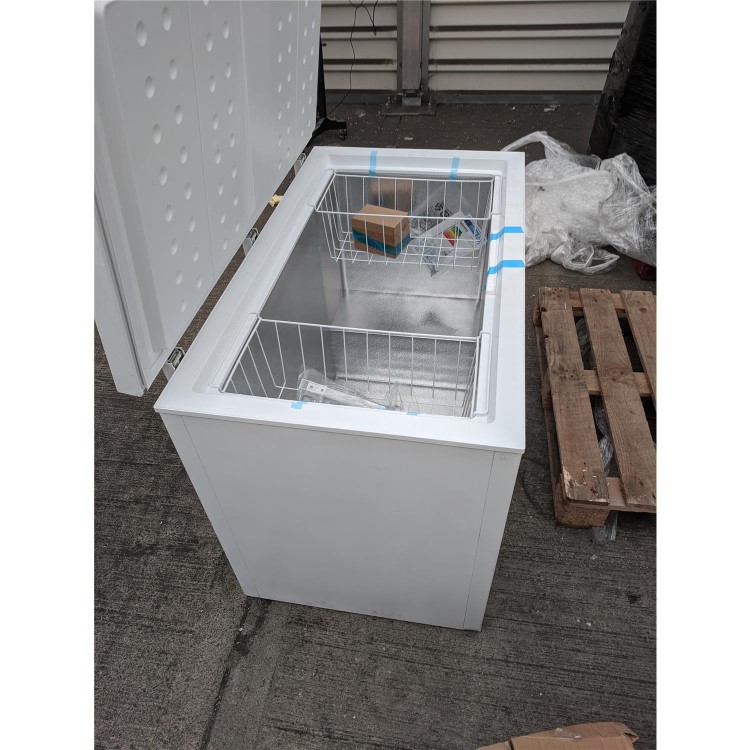 Refurbished electriQ 300 Litre Chest Freezer 67cm Deep  112cm Wide - White