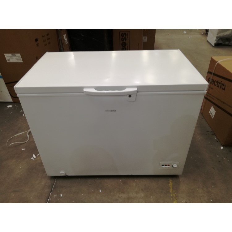 Refurbished electriQ 300 Litre Chest Freezer 67cm Deep 112cm Wide - White