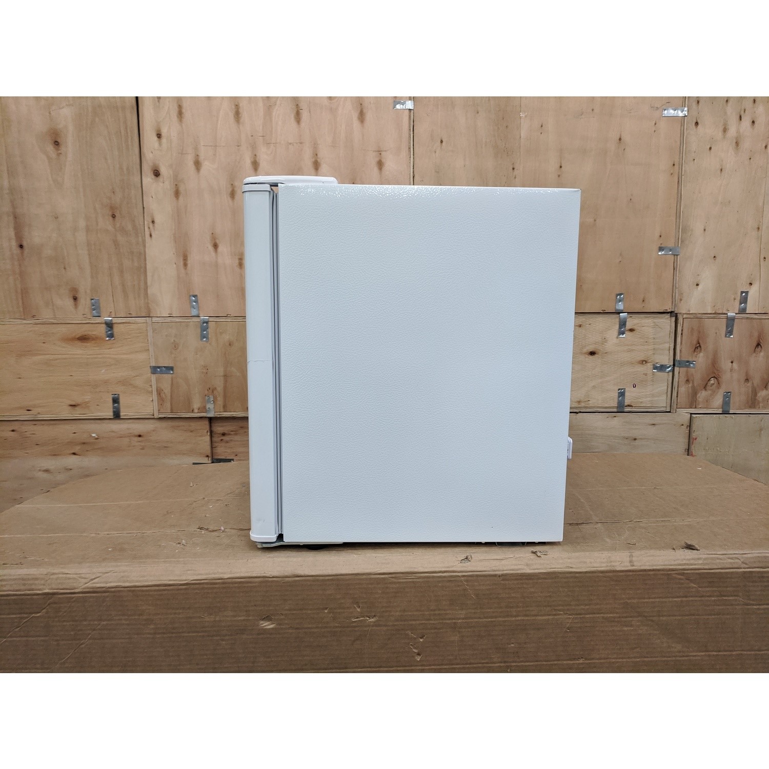 GRADE A2 electriQ 32 Litre Freestanding Table Top Freezer White electriQ