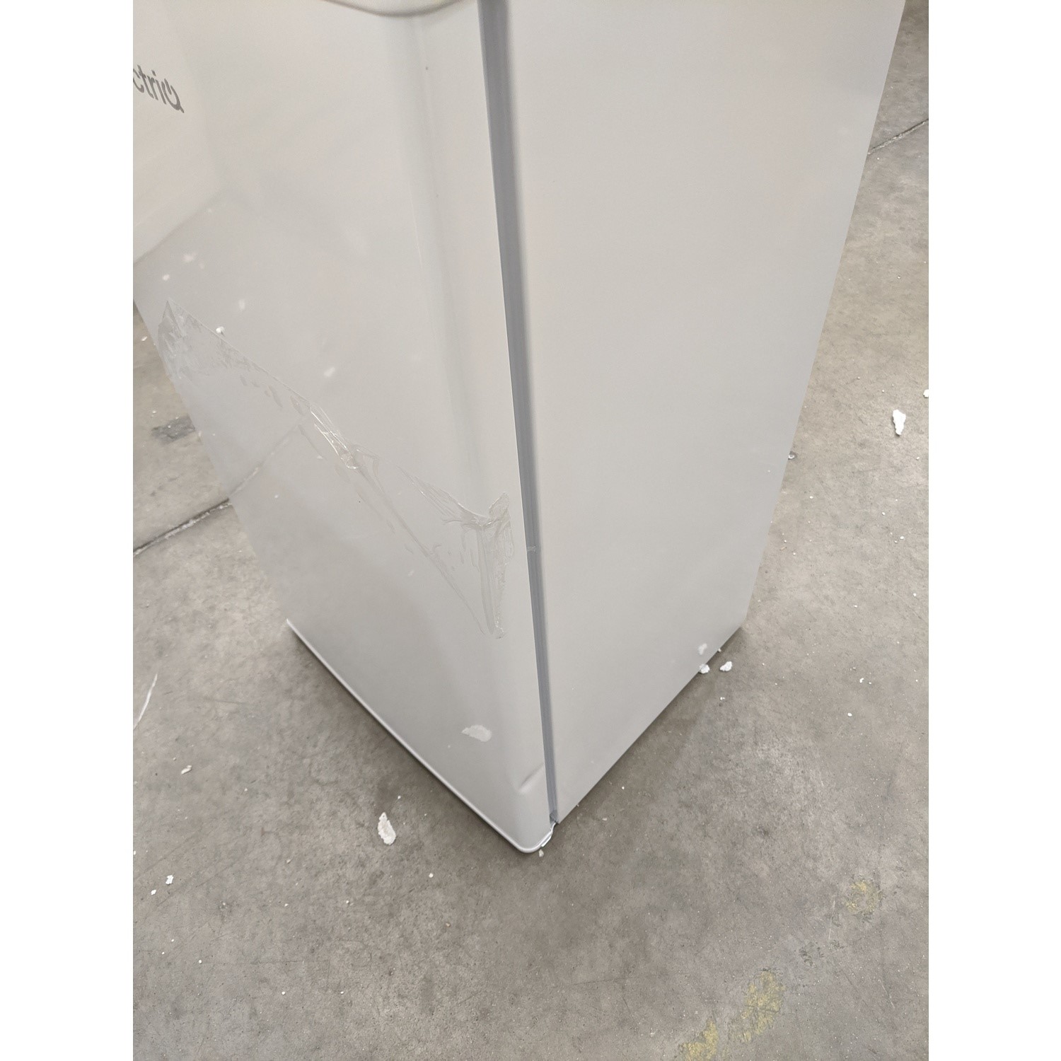 Refurbished electriQ 62 Litre Freestanding Under Counter Fridge with Ice Box 84.5cm Tall 45cm
