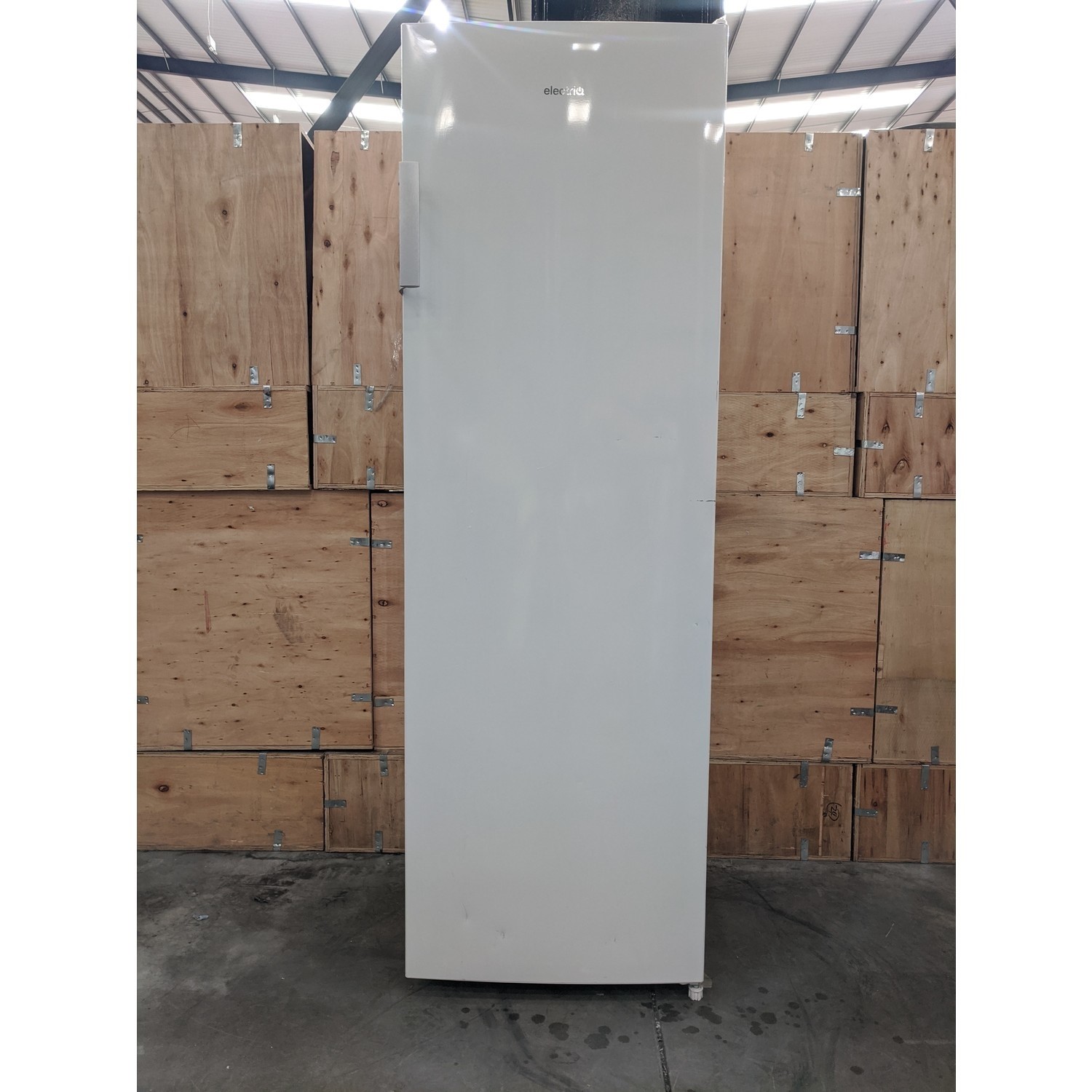 Refurbished electriQ eiQFSFF17055 Freestanding 206 Litre Upright
