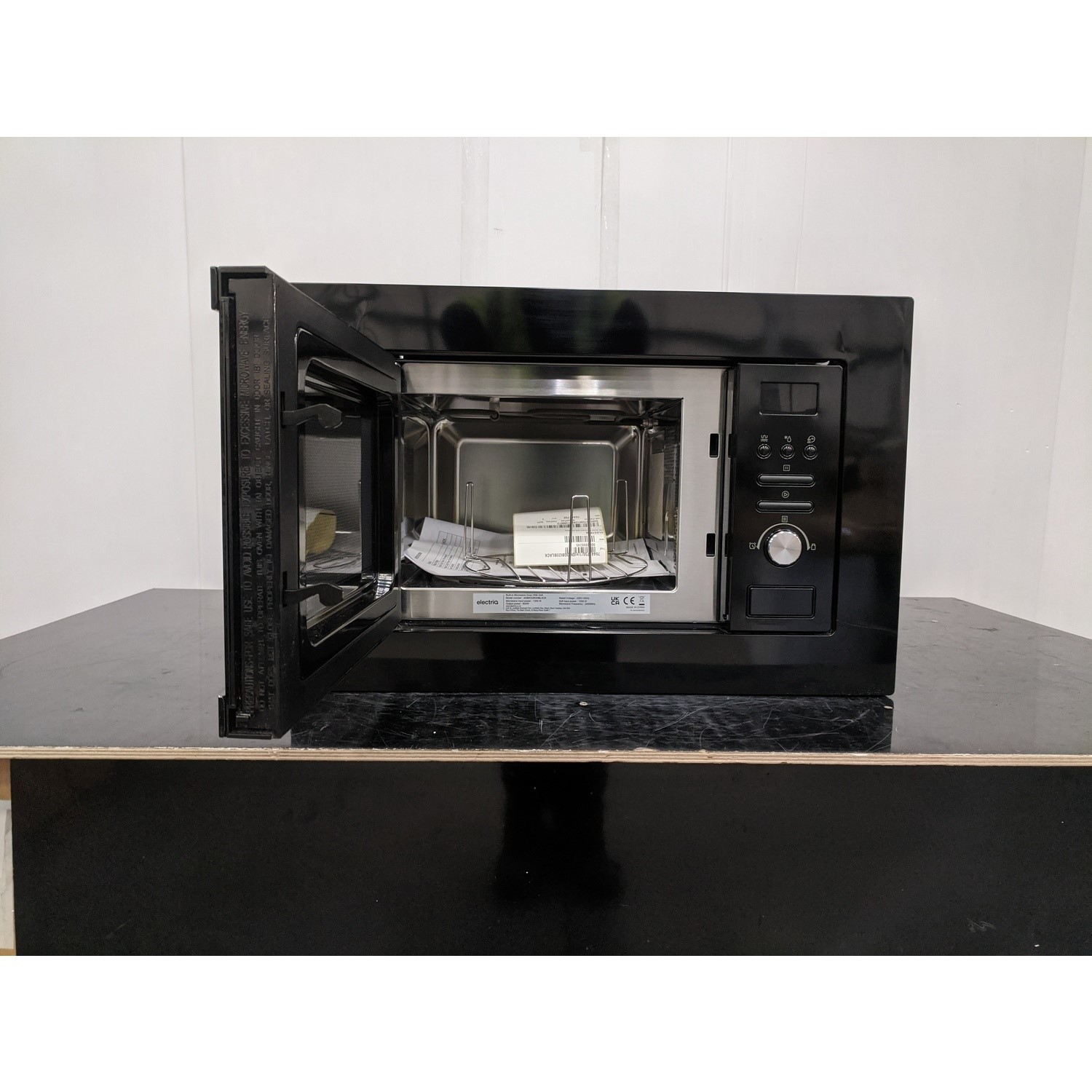 Refurbished electriQ eiQMOGBI20BLACK 20L 800W Black BuiltIn Microwave
