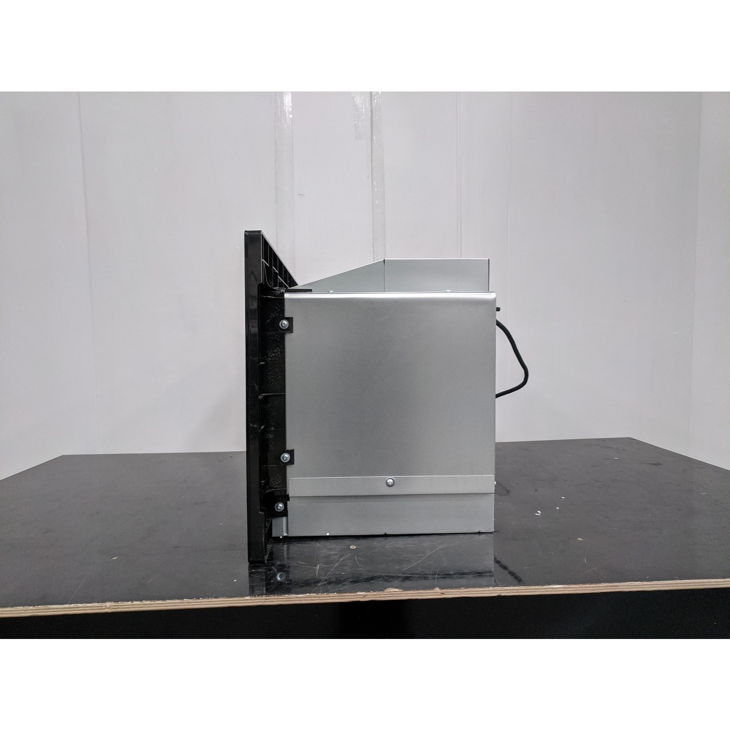 Refurbished electriQ eiQMOGBI20BLACK 20L 800W Black BuiltIn Microwave with Grill electriQ