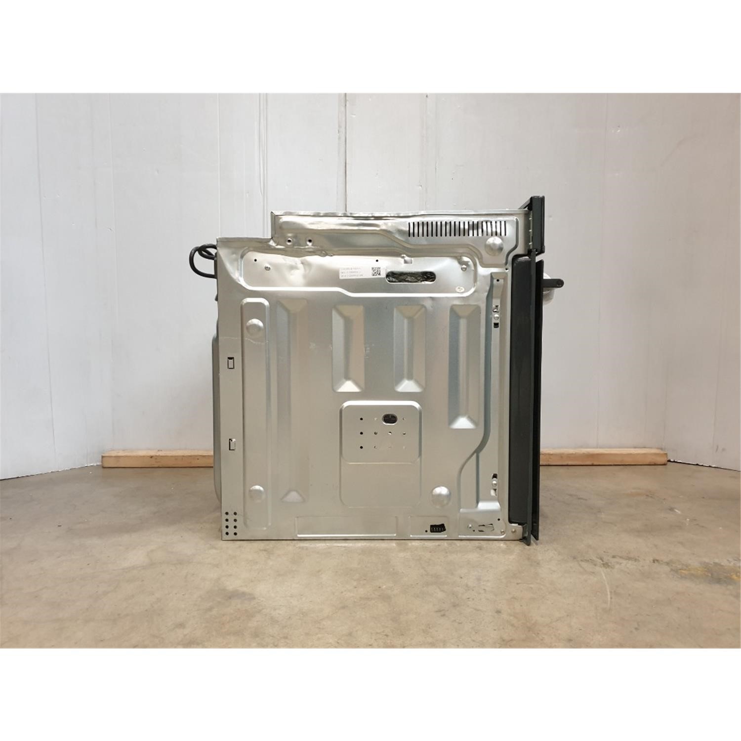 Refurbished electriQ EQOVENA4BK 60cm Single Built In Electric Oven