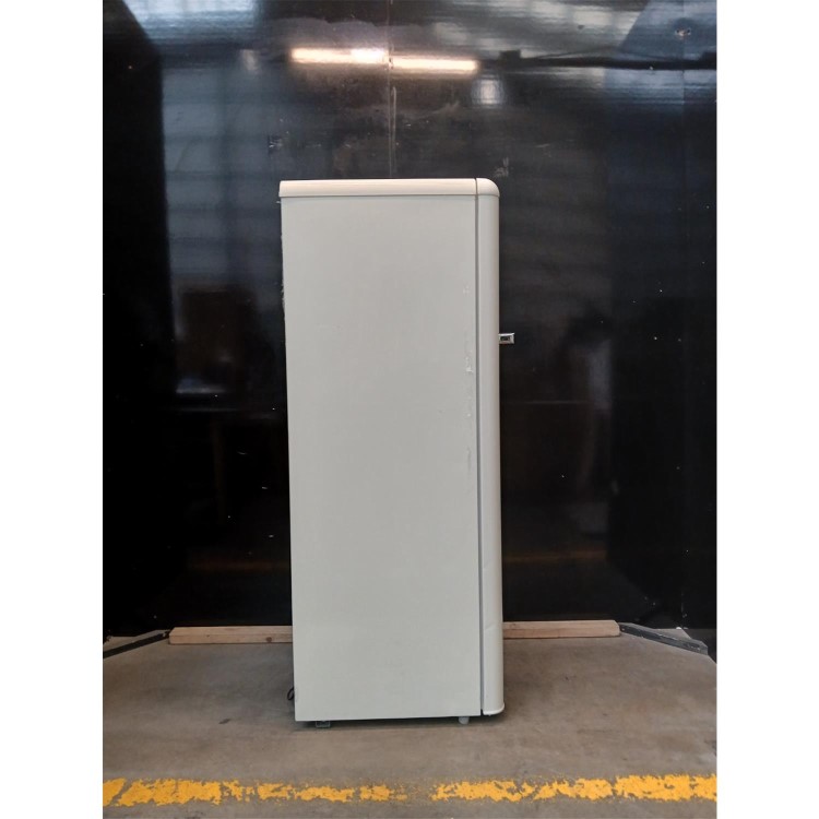 GRADE A3 - electriQ Retro 194 Litre Freestanding Fridge with Ice Box - Cream