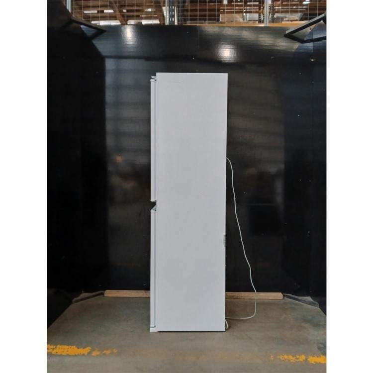 GRADE A3 - electriQ 230 Litre 177cm Frost Free 50/50 Integrated Fridge Freezer - White with Sliding Door Hinge