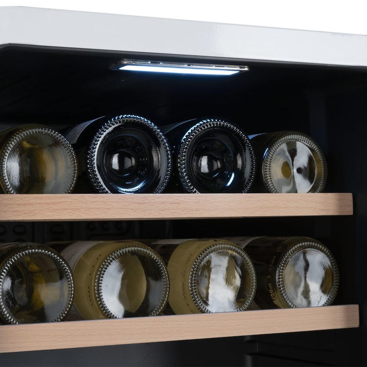 Refurbished electriQ eiQRETROTTDFWHT 48 Litre Retro Drinks Fridge White
